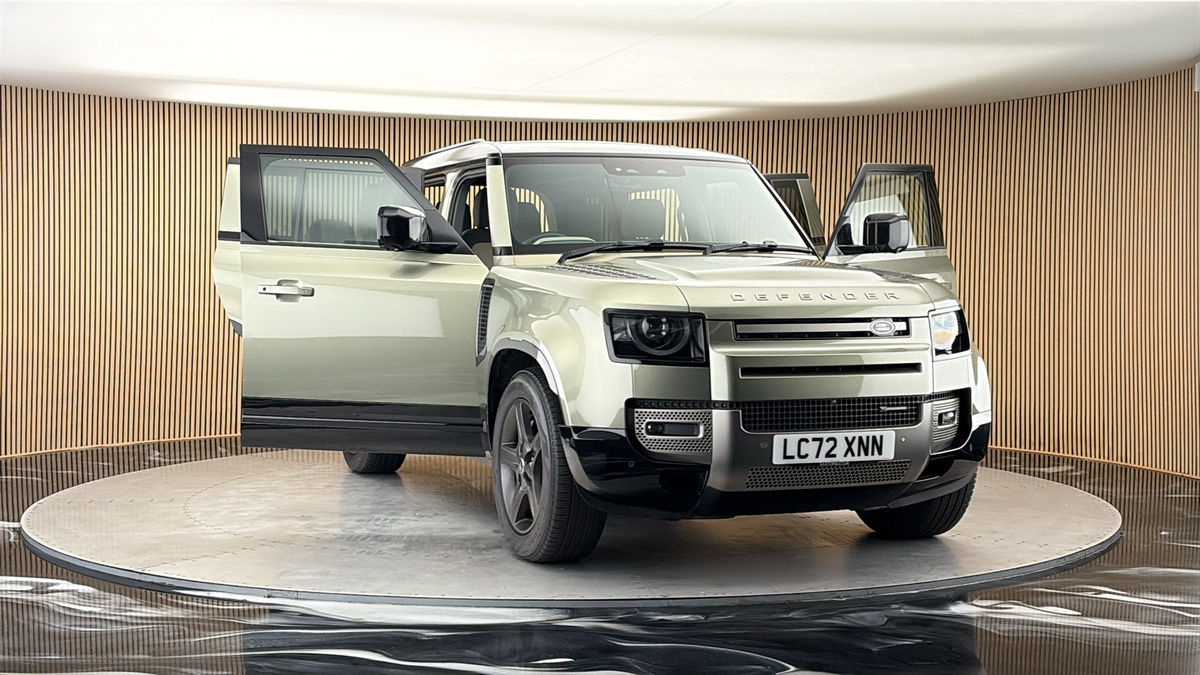 More views of Land Rover Defender 110