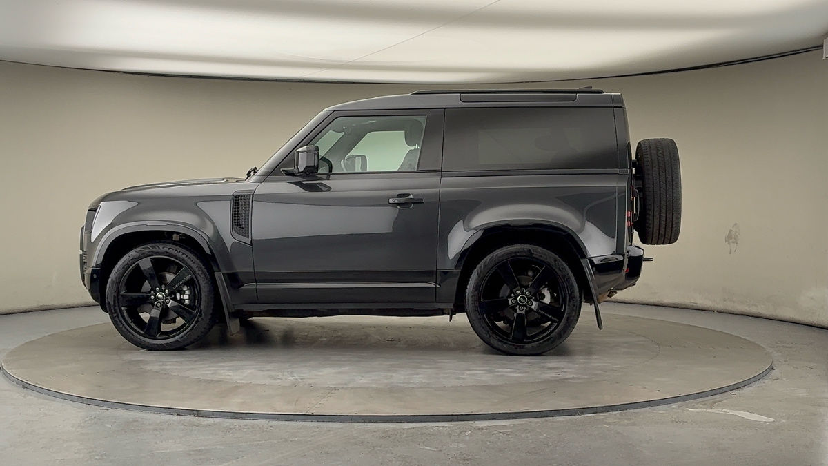 More views of Land Rover Defender 90