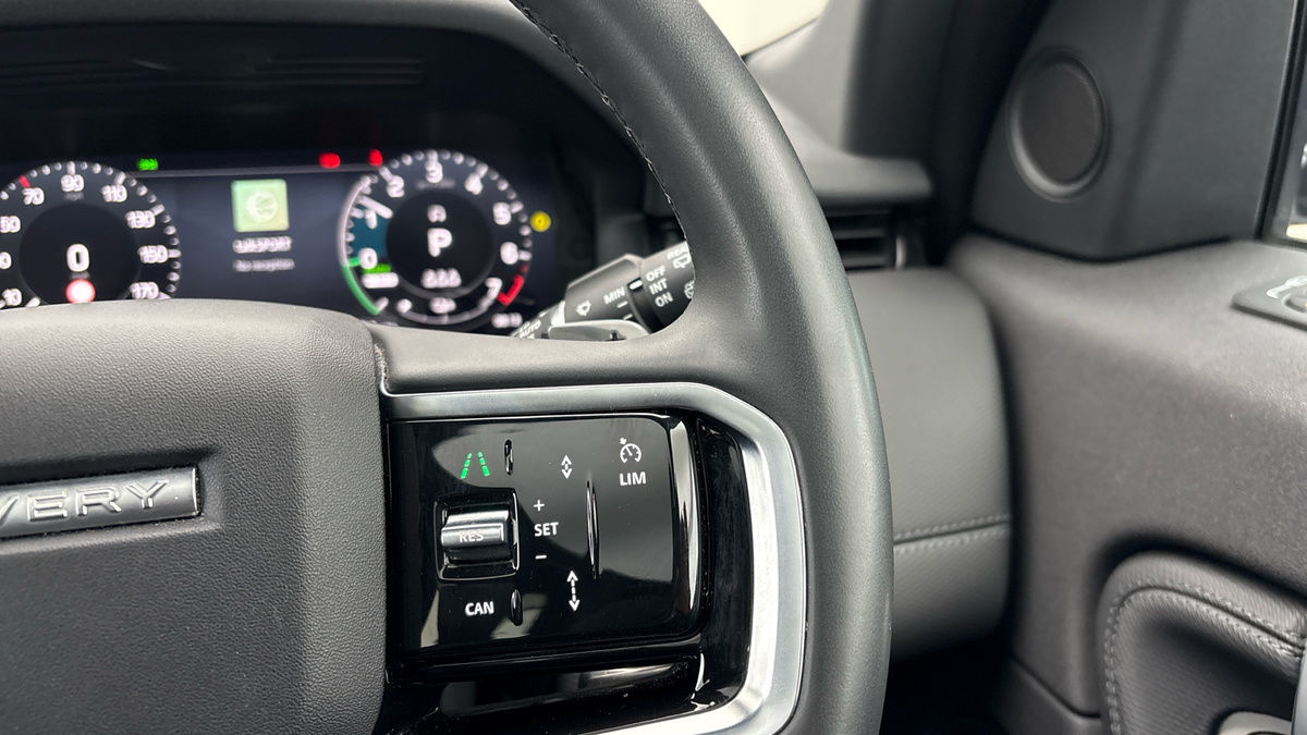 Land Rover Discovery Sport Image 14