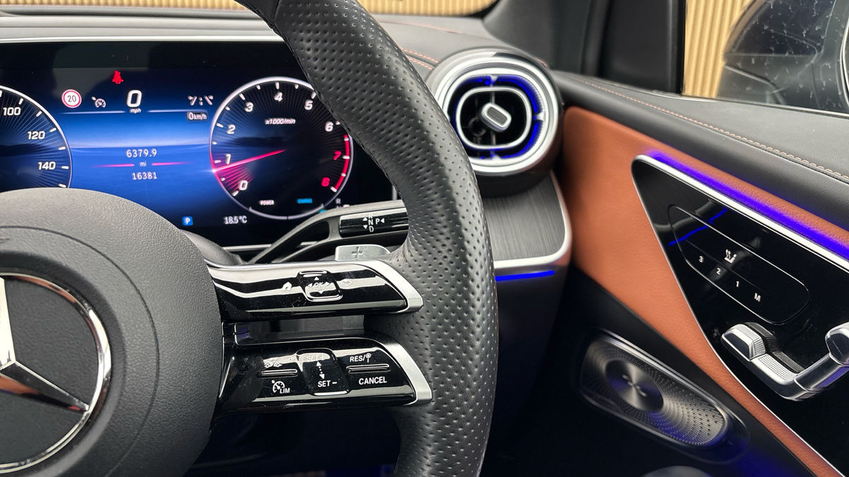 Mercedes-Benz GLC Image 14