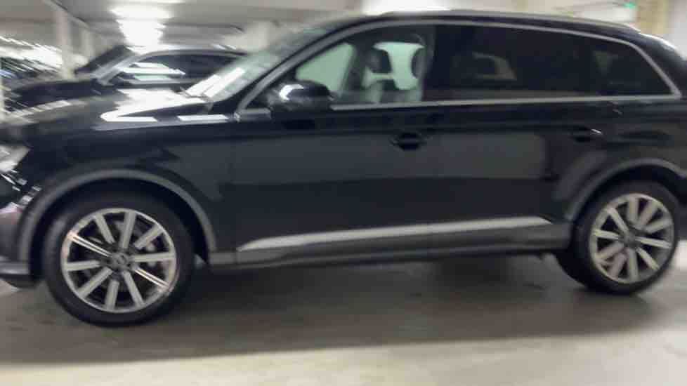 More views of Audi Q7