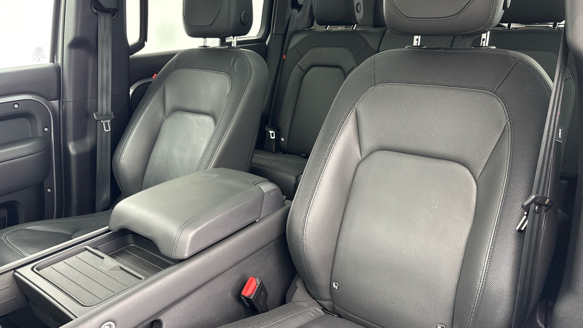 Land Rover Defender 110 Urban Image 7