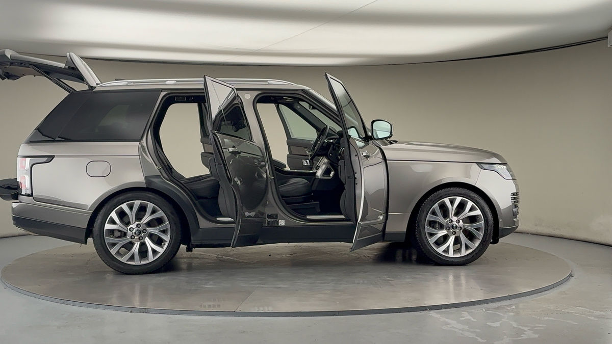 More views of Land Rover Range Rover