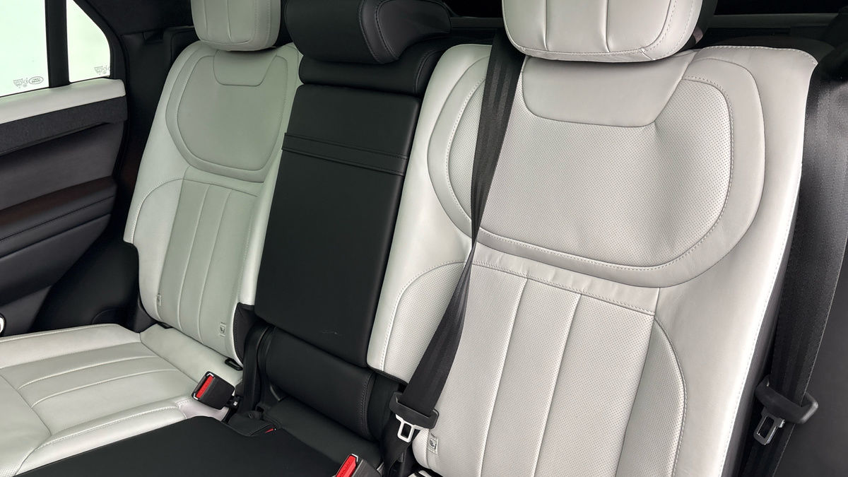 Land Rover Range Rover Sport Image 8