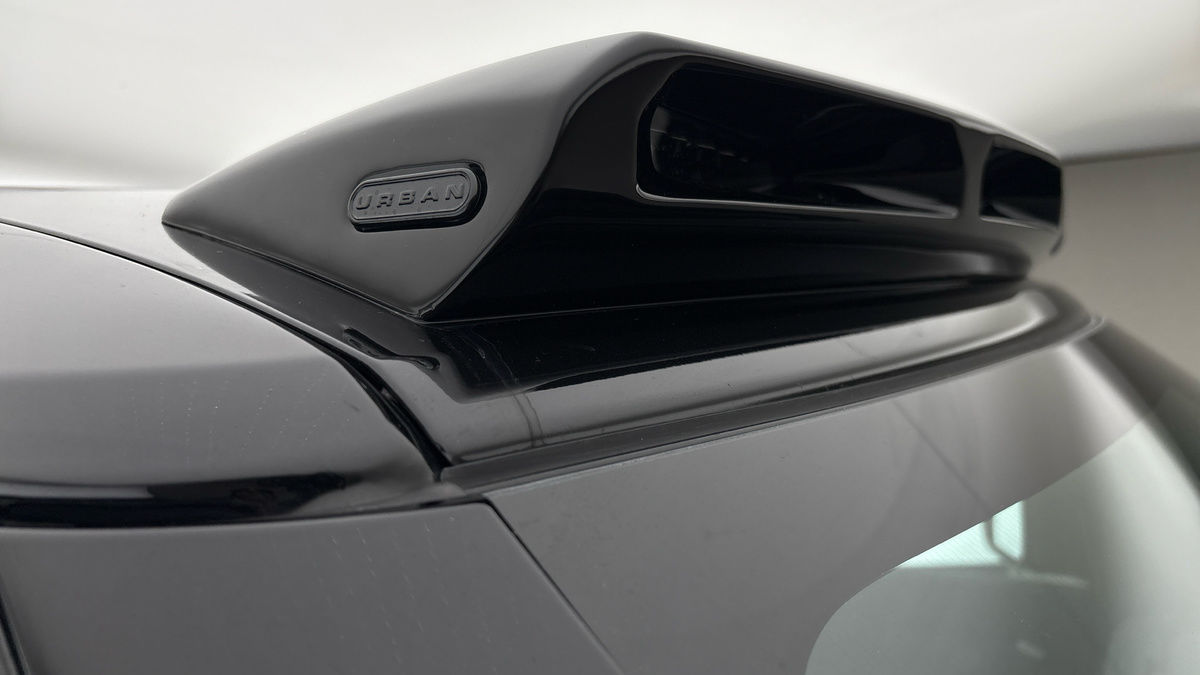 Land Rover Defender 110 Urban Image 25