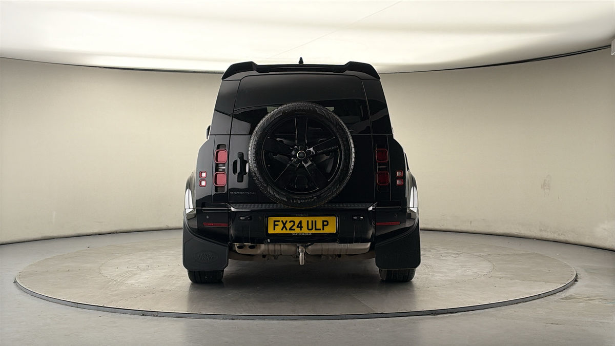 Land Rover Defender 110 Image 4