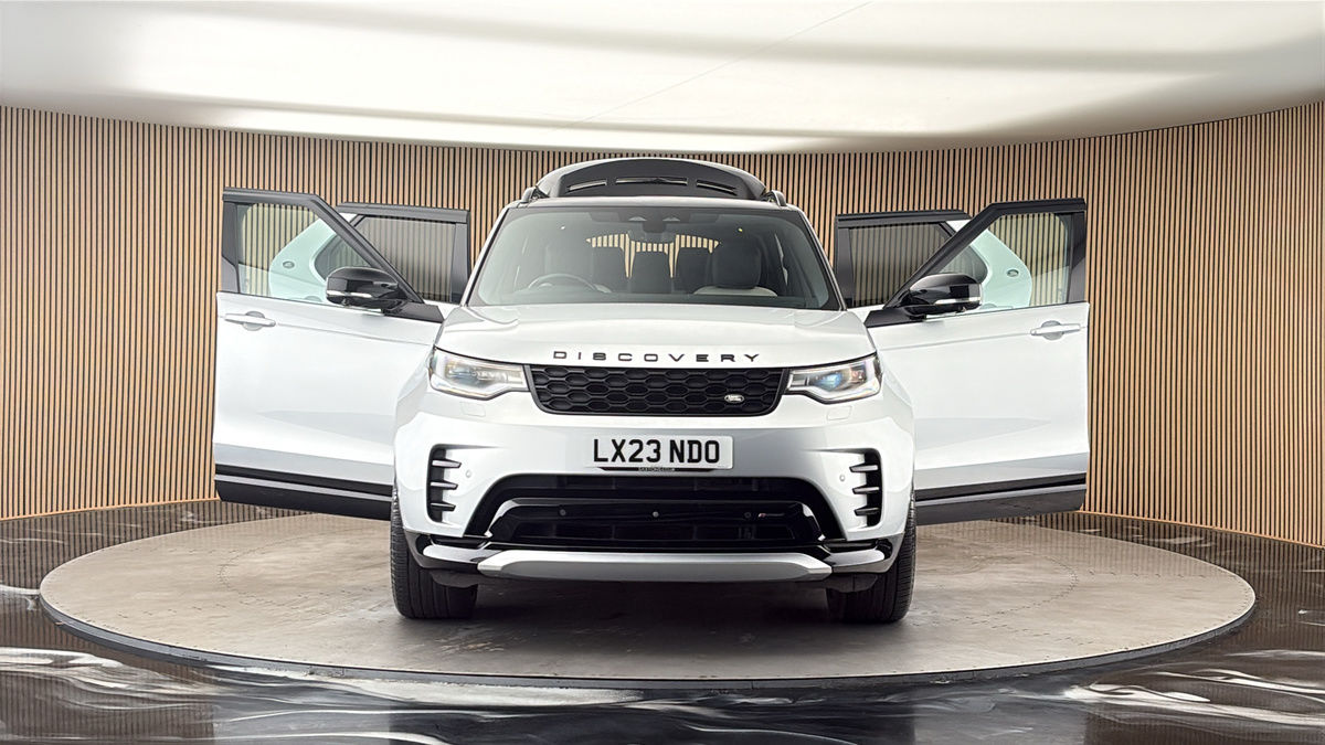 More views of Land Rover Discovery