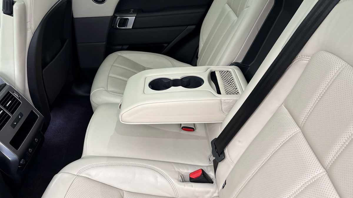 Land Rover Range Rover Sport Image 9