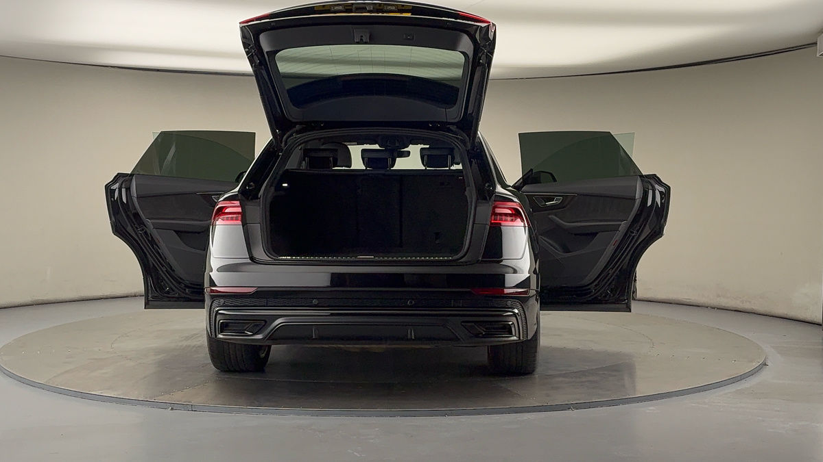 More views of Audi Q8