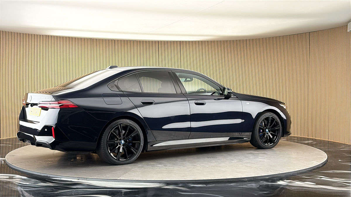 More views of BMW i5