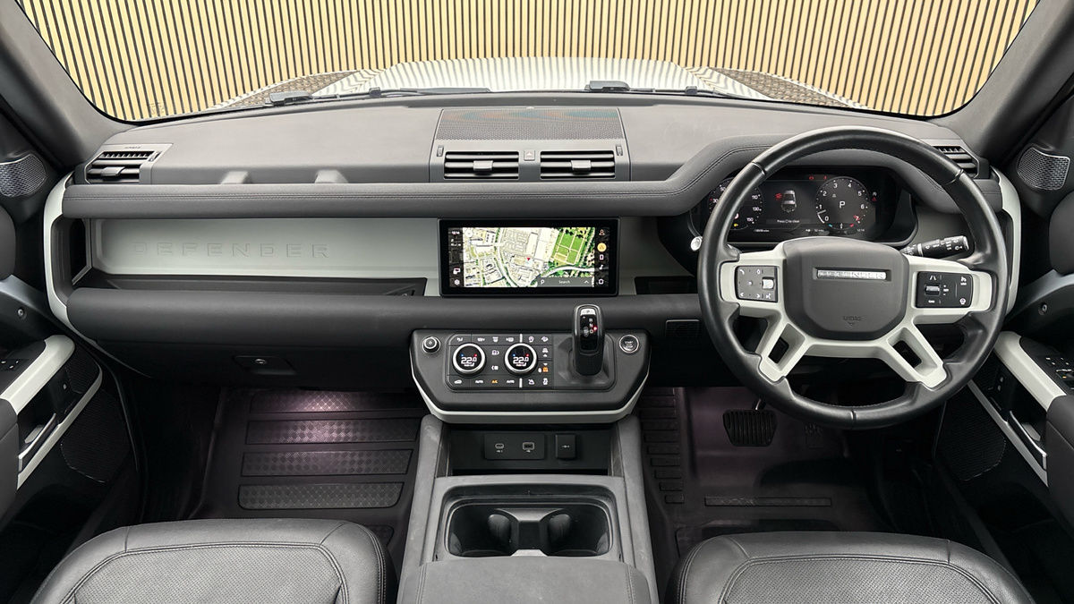 Land Rover Defender 90 Image 12