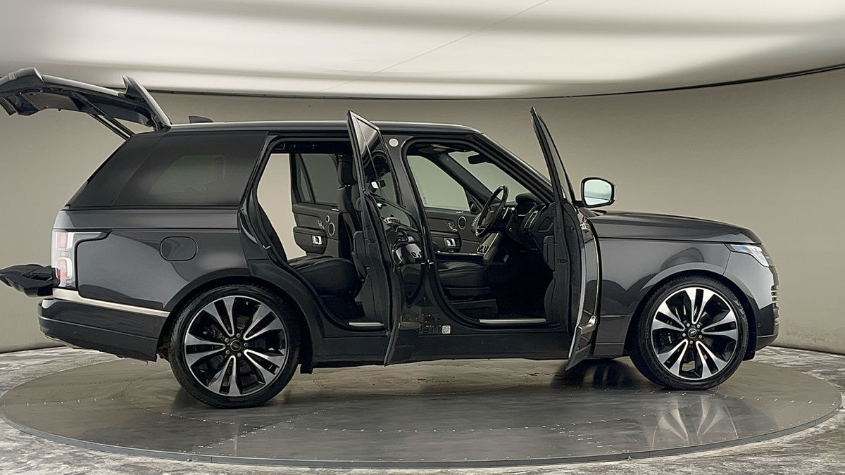 More views of Land Rover Range Rover