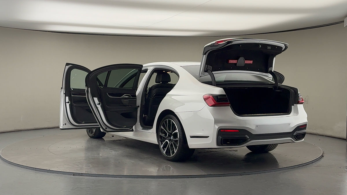 BMW 7 Series Image 23