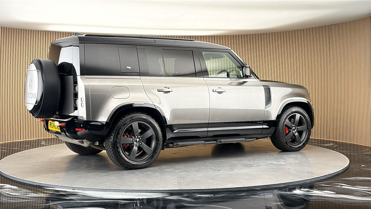 More views of Land Rover Defender 110
