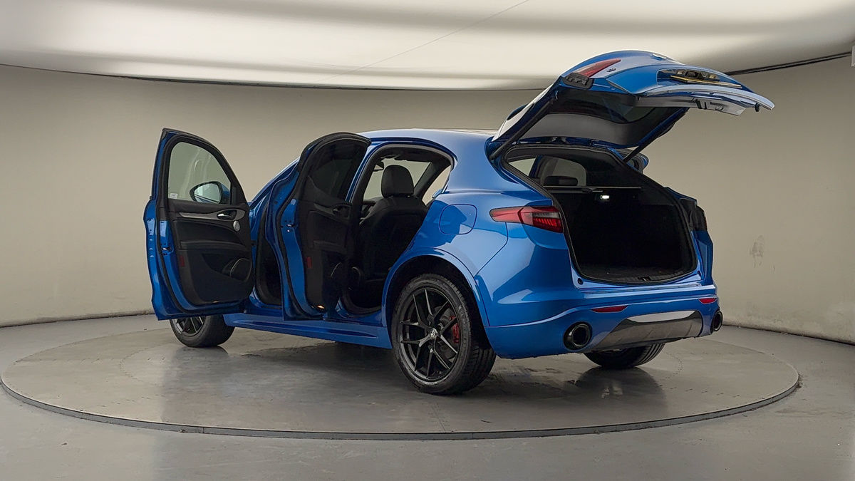 More views of Alfa Romeo Stelvio