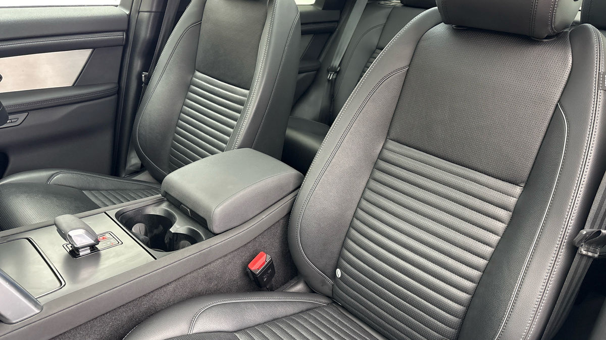 More views of Land Rover Discovery Sport