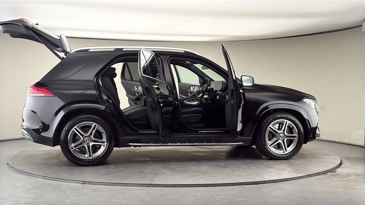 More views of Mercedes-Benz GLE