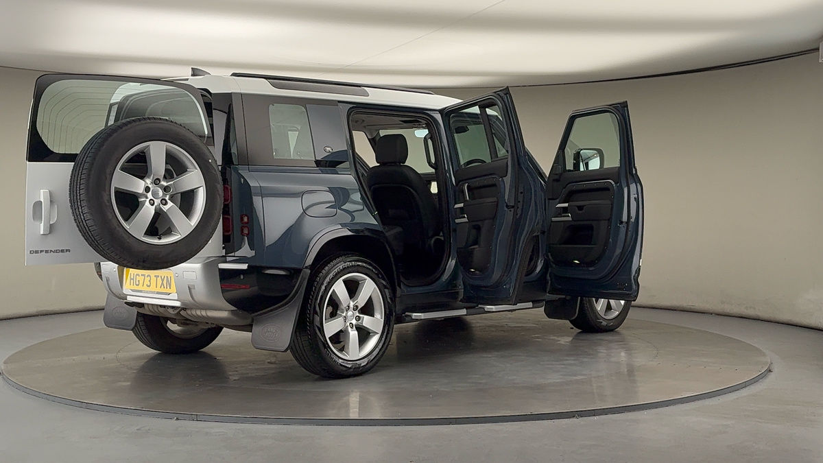 More views of Land Rover Defender 110