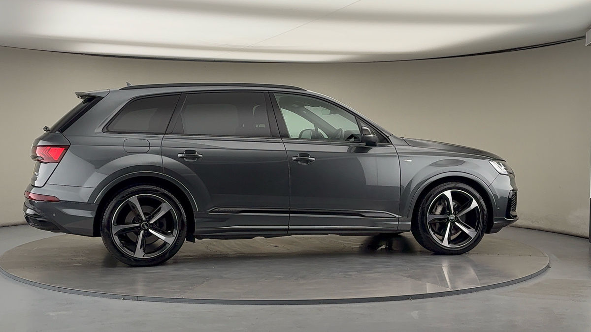 More views of Audi Q7