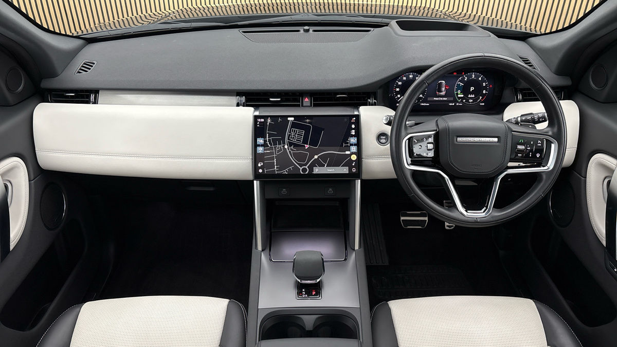 Land Rover Discovery Sport Image 12