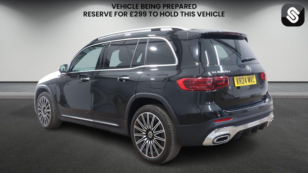 Mercedes-Benz GLB Image 3
