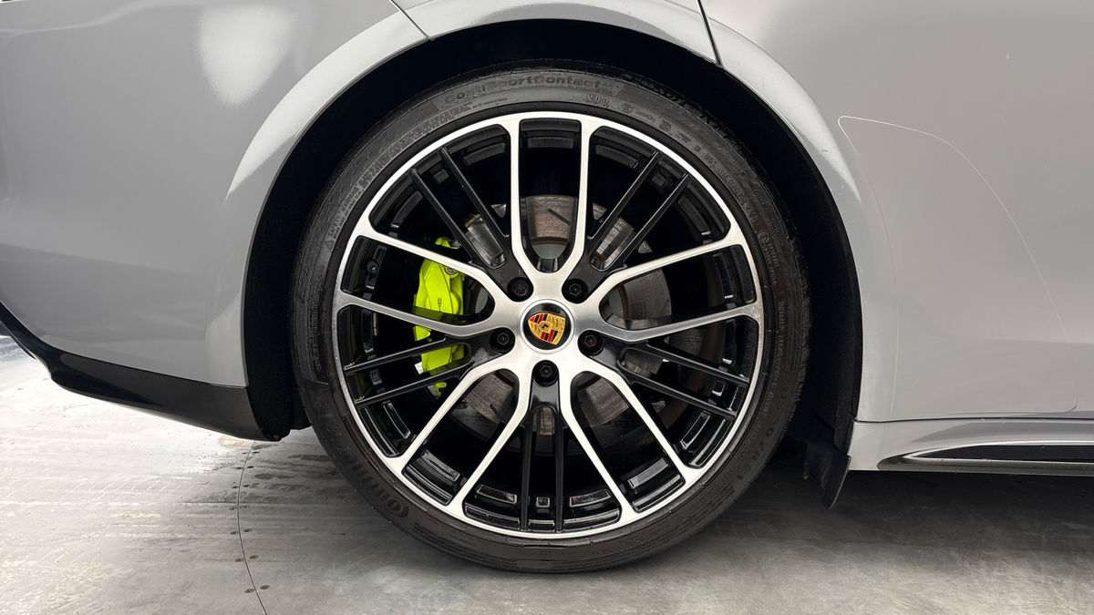 Porsche Panamera Image 10