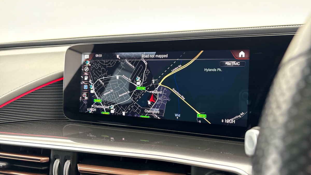 Mercedes-Benz EQC Image 17