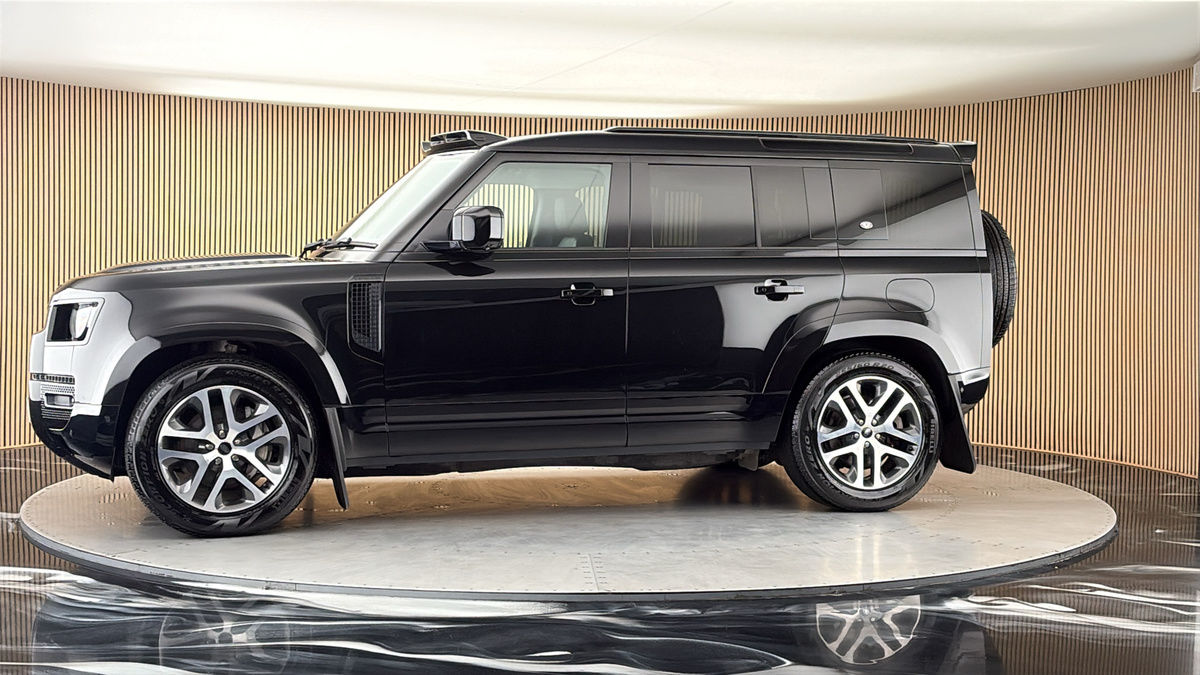 More views of Land Rover Defender 110