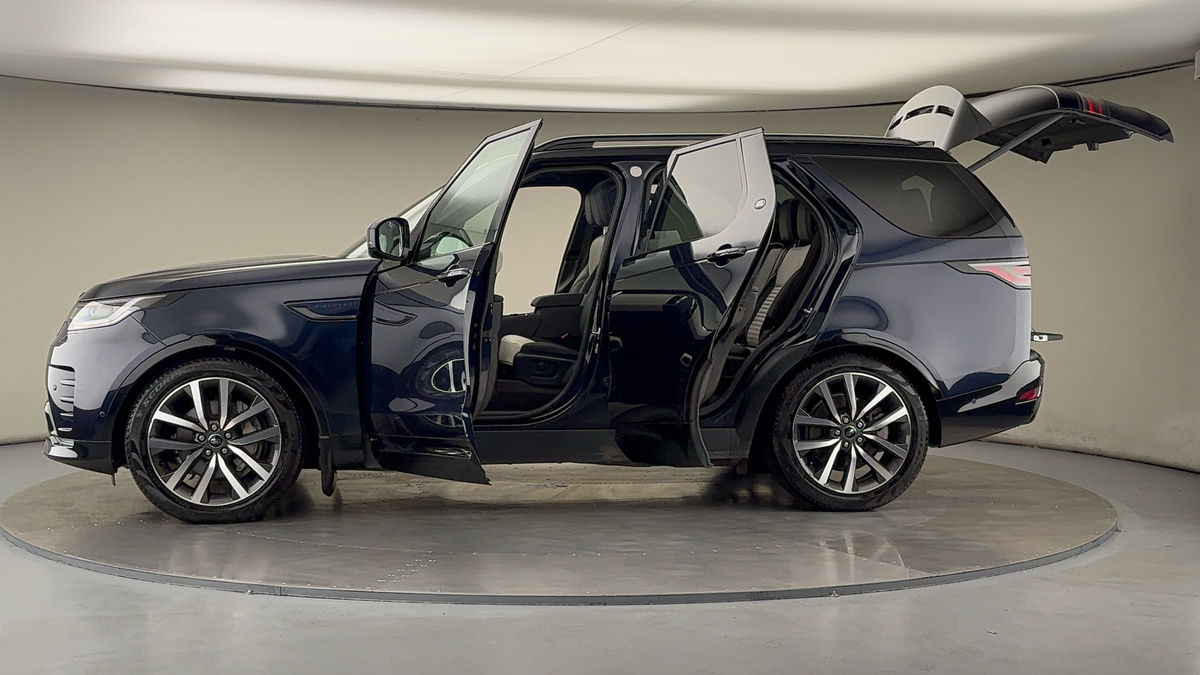 More views of Land Rover Discovery