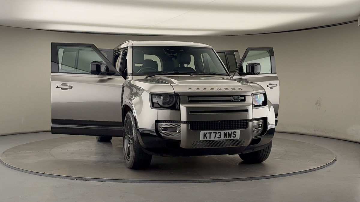 More views of Land Rover Defender 110