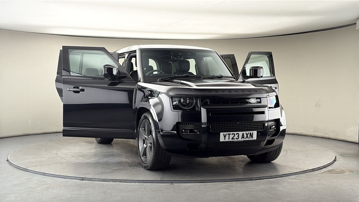 More views of Land Rover Defender 110
