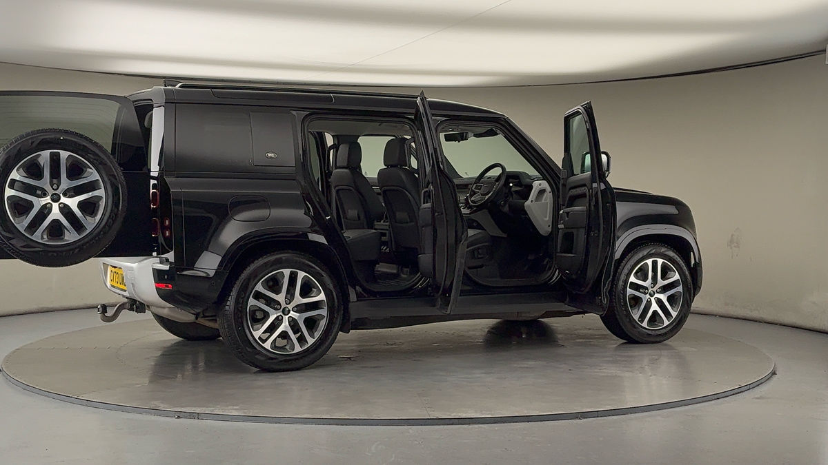 More views of Land Rover Defender 110