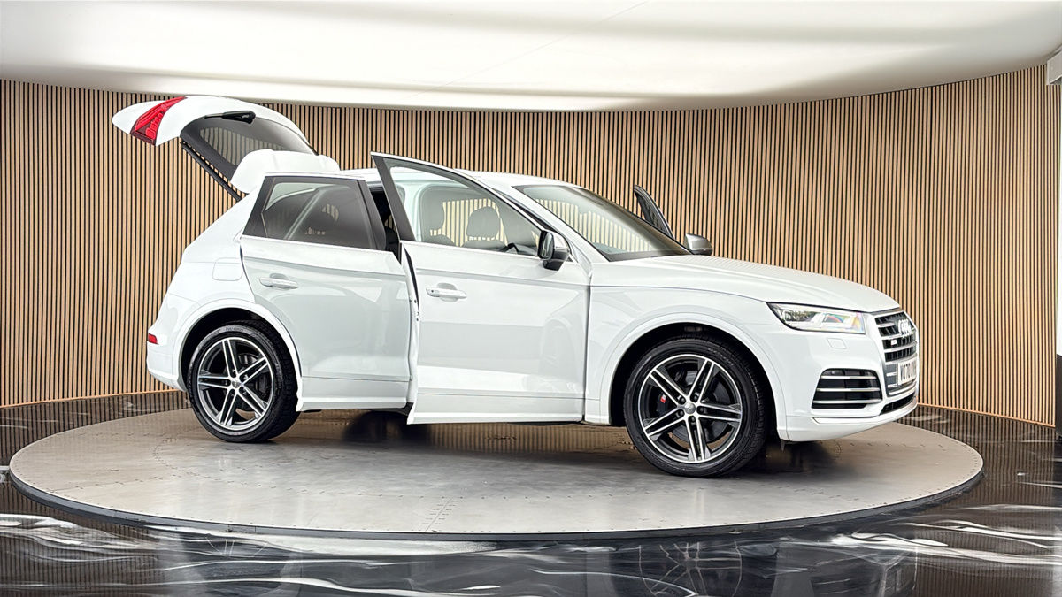 More views of Audi SQ5
