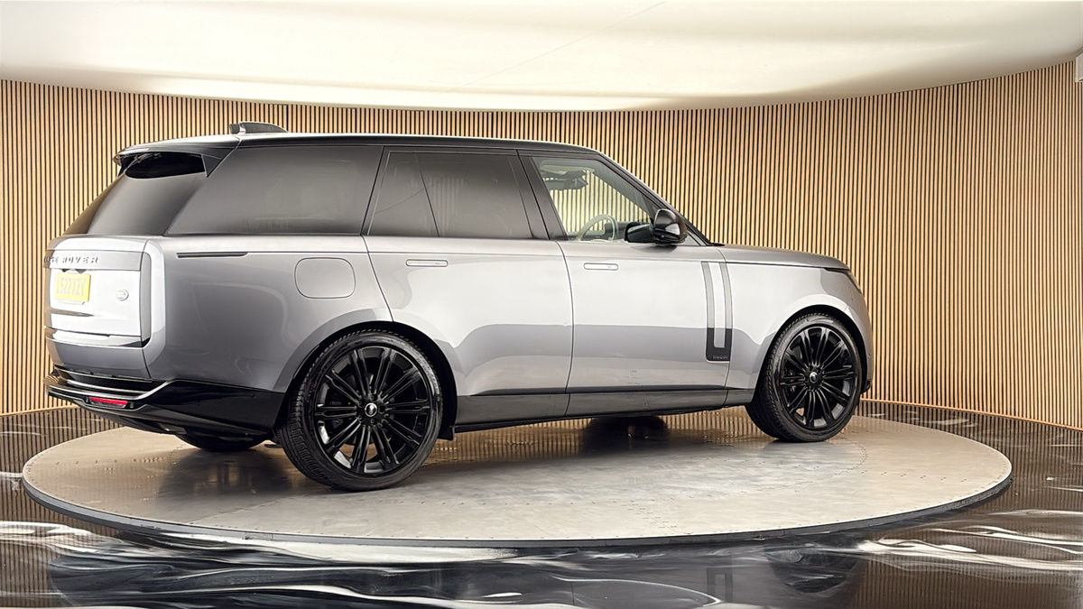 More views of Land Rover Range Rover