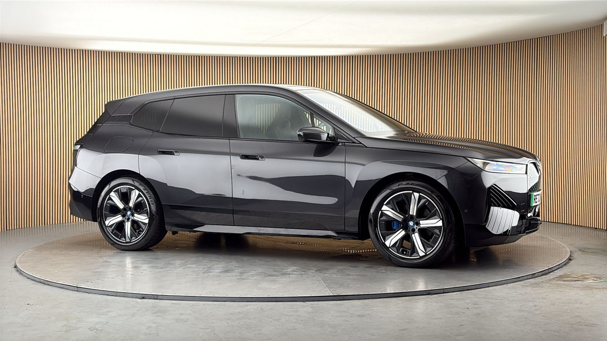 More views of BMW iX