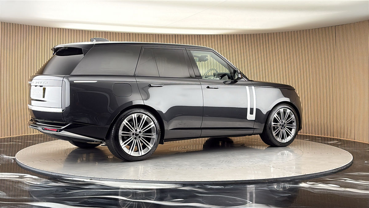 More views of Land Rover Range Rover