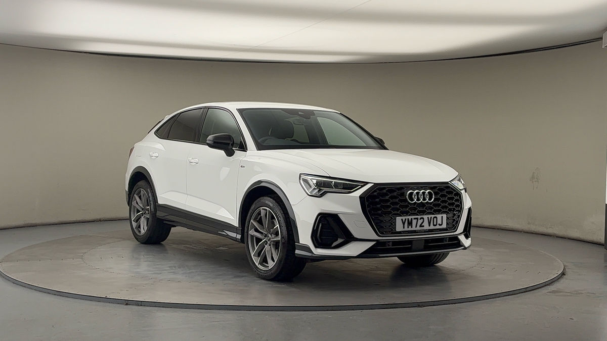 Audi Q3 Sticky Header Image