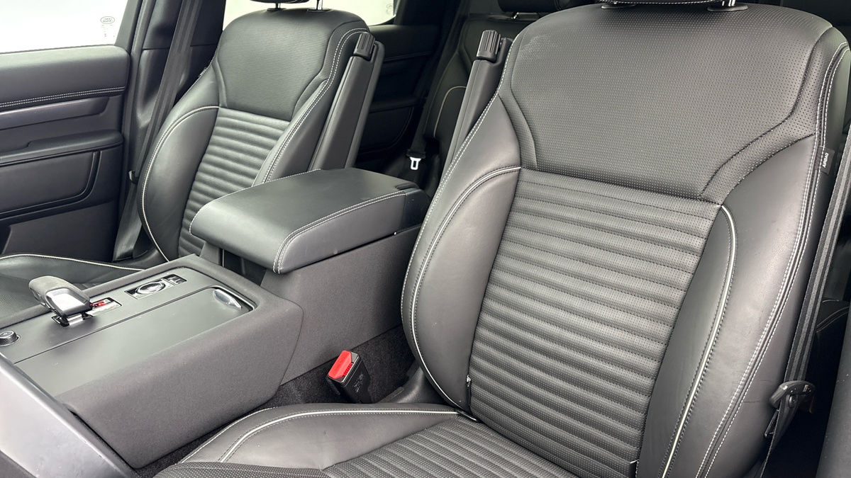 Land Rover Discovery Image 7