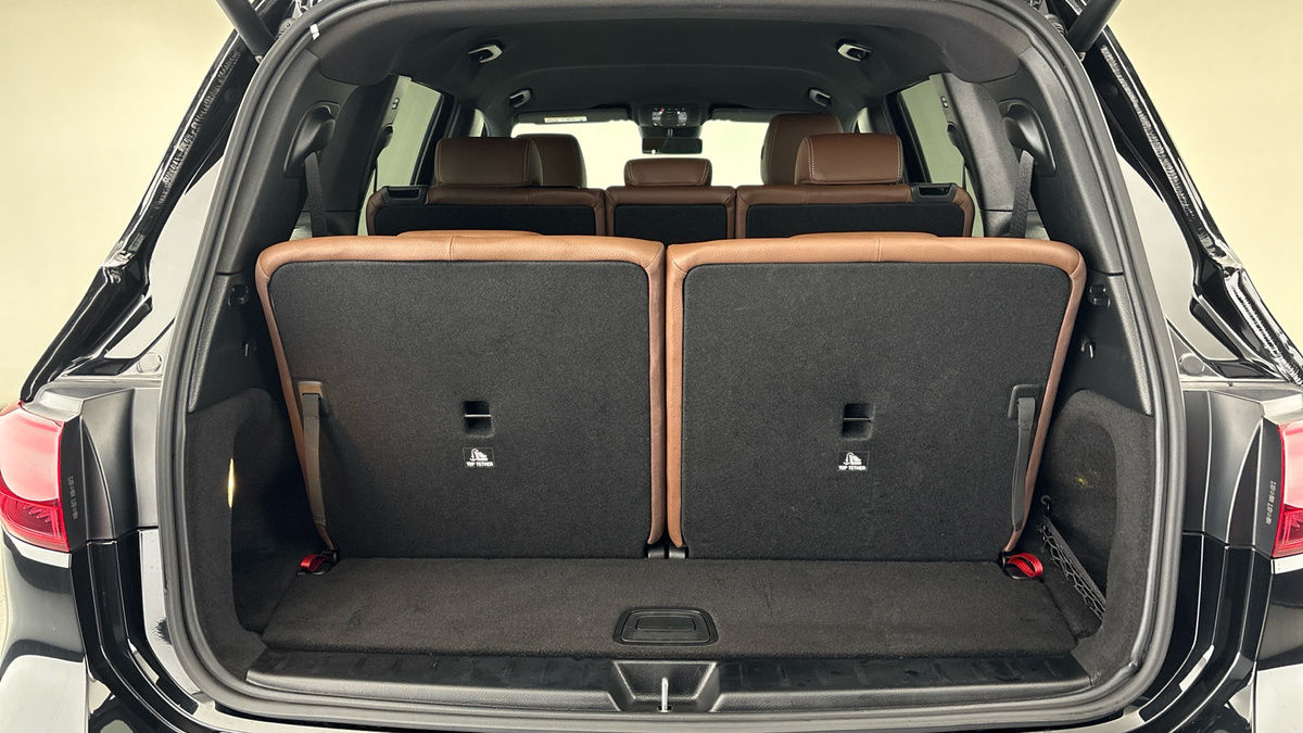 Mercedes-Benz GLB Image 11