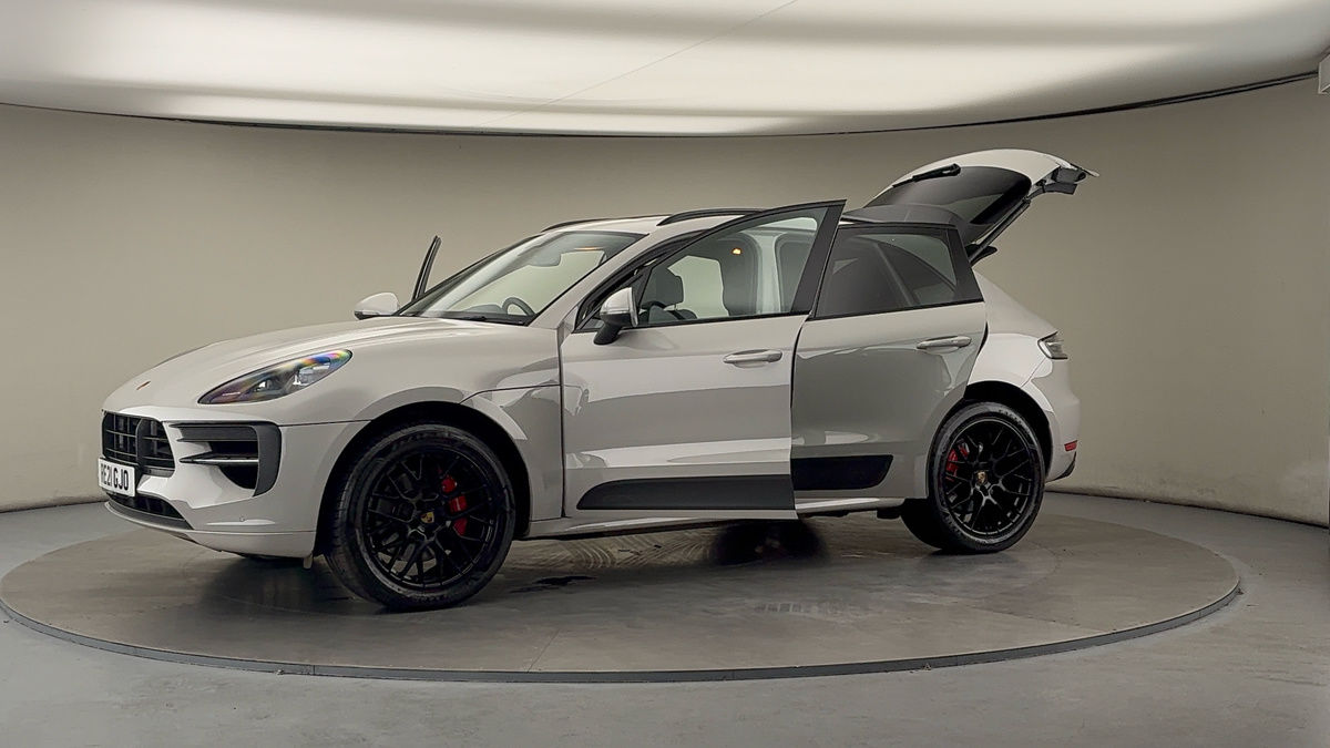 More views of Porsche Macan