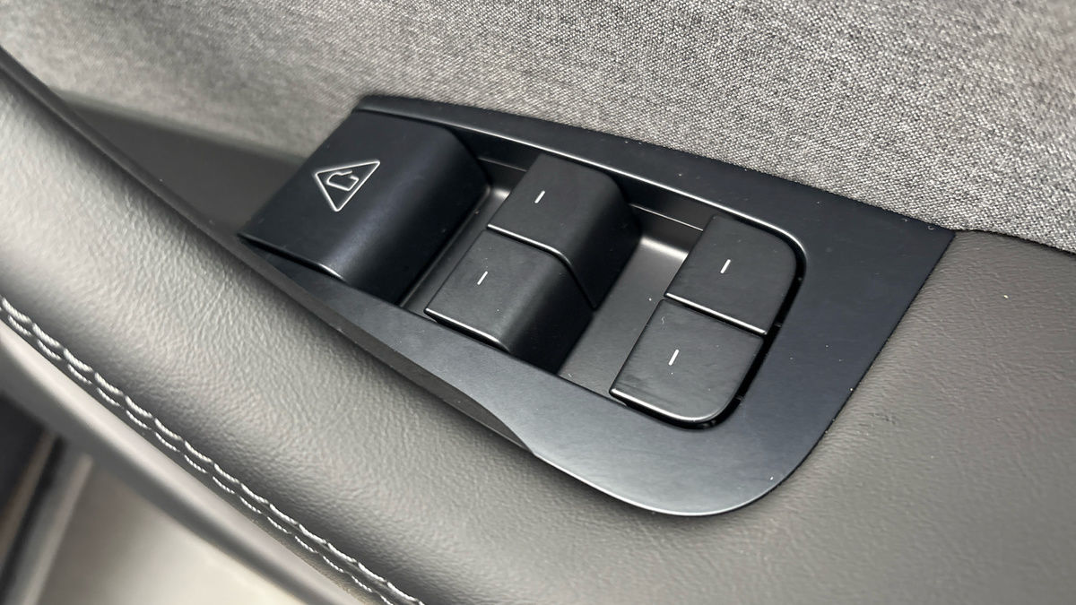 Tesla Model Y Image 25