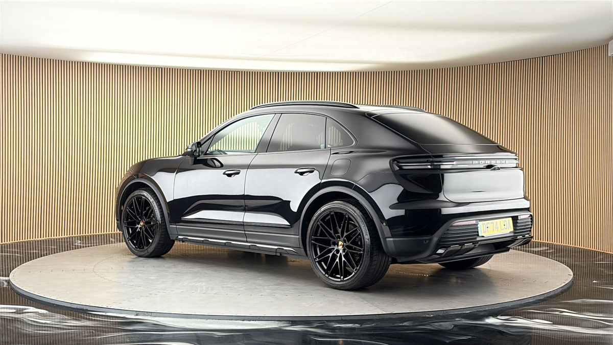 More views of Porsche Macan