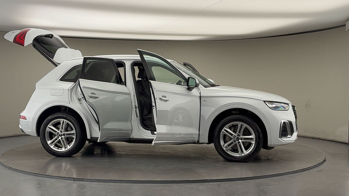 More views of Audi Q5