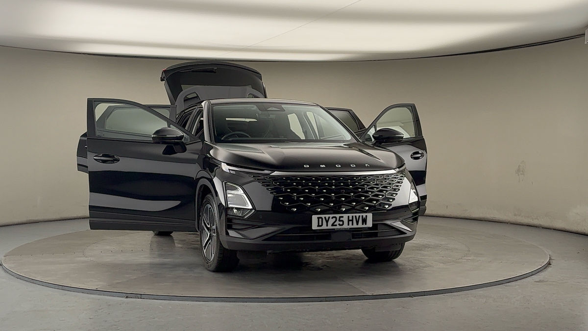 More views of Omoda 5