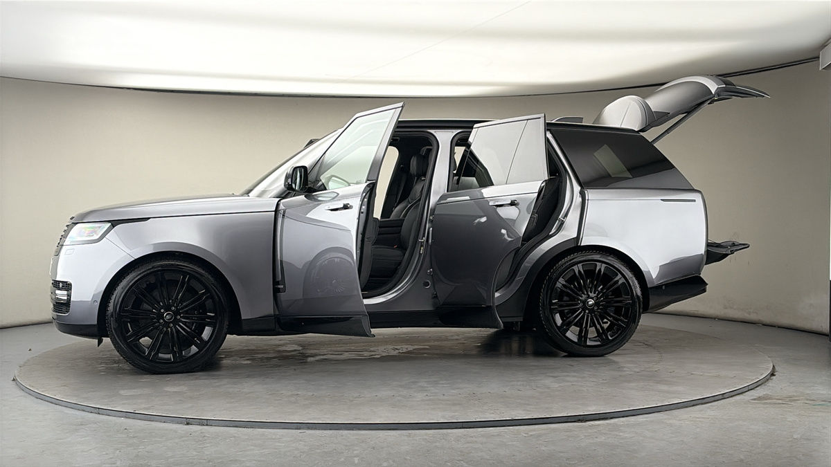 More views of Land Rover Range Rover