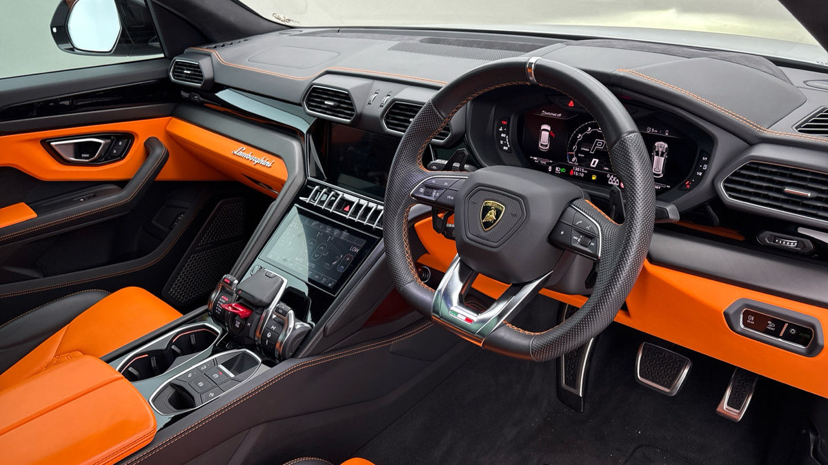 Lamborghini Urus Image 5
