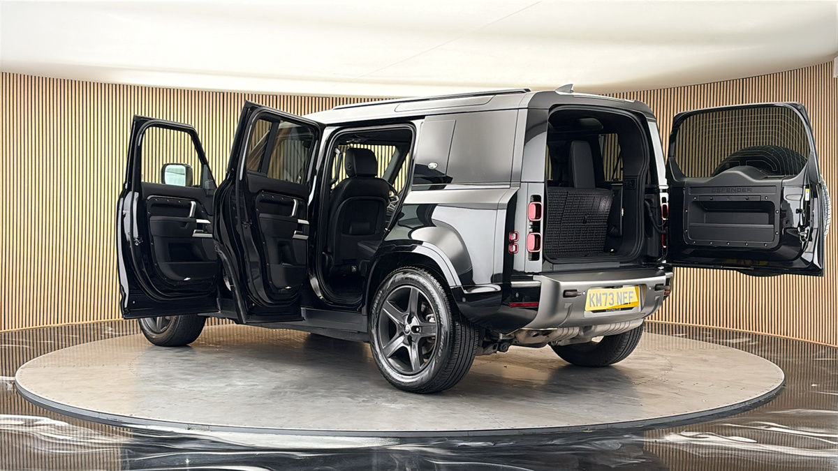 More views of Land Rover Defender 110