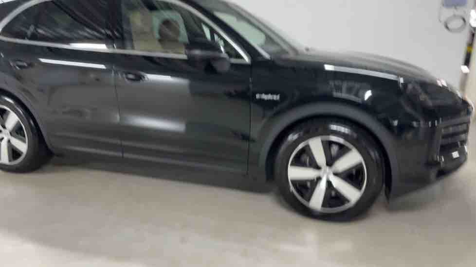 More views of Porsche Cayenne