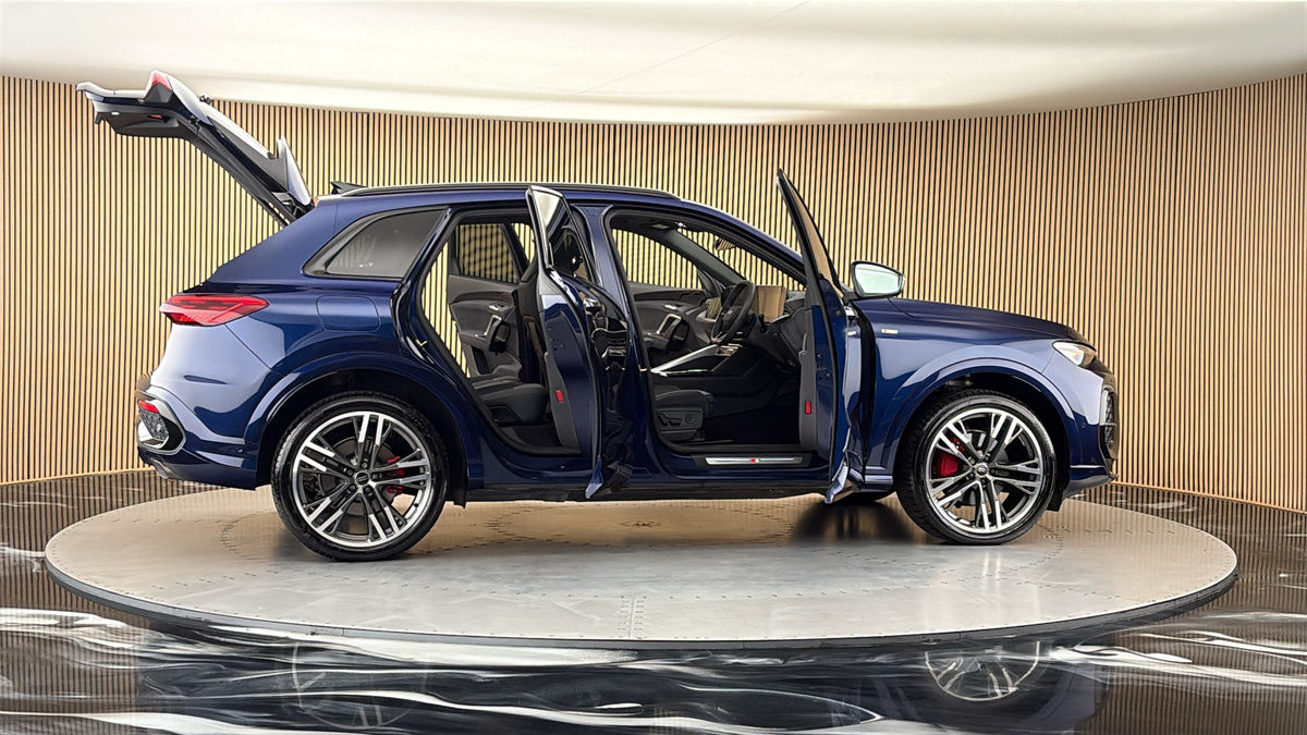 More views of Audi Q5