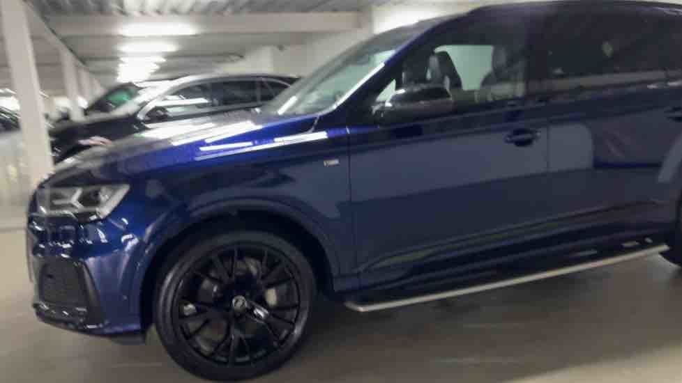 More views of Audi Q7